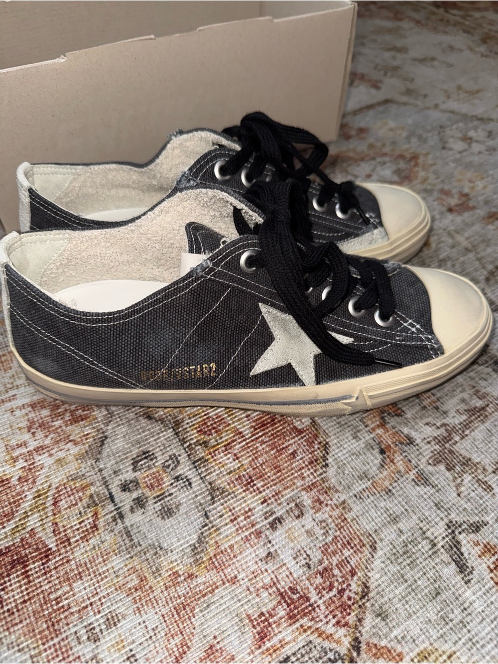 BNIB Golden Goose Black Canvas VStar2  Lace-Up Sneakers 38
